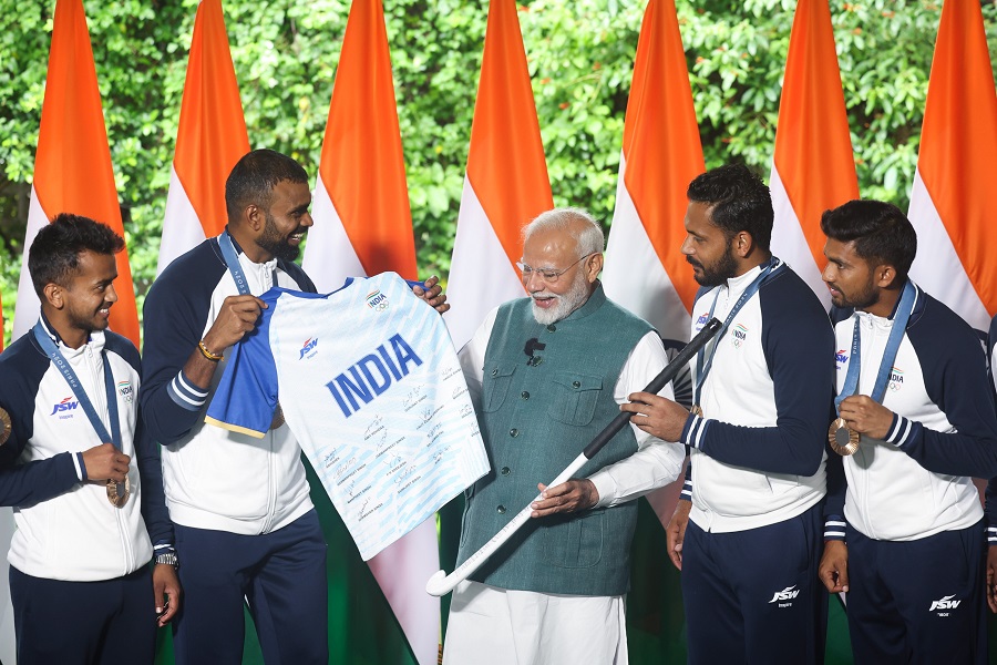 PM Modi with Olympic champions