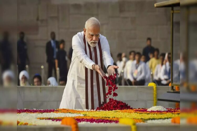 PM Pays Tribute to Mahatma Gandhi and Lal Bahadur Shahtri