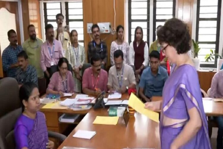 PRiyanka Gandhi Wadra File Nomination