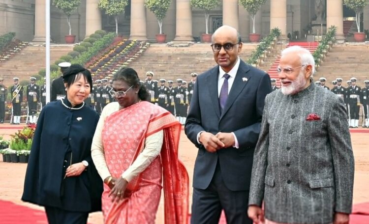 Droupadi Murmu and PM Modi With Singapore President