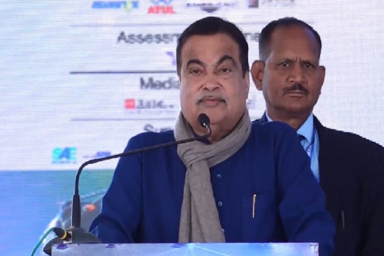 Nitin Gadkari unveiled the countrys first hydrogen-CNG